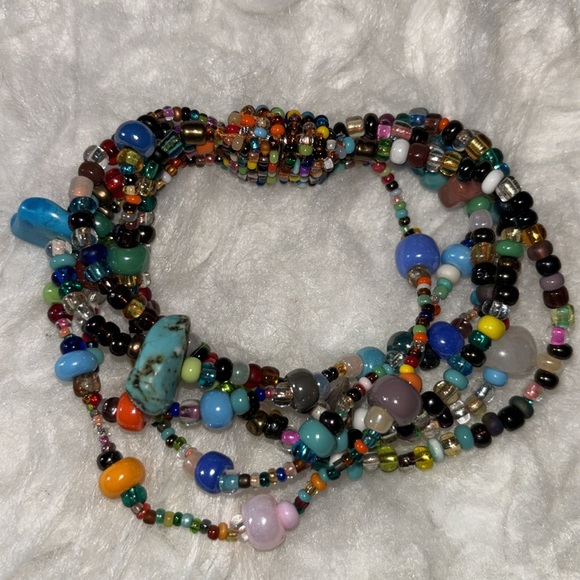 Beautiful 6-strand Beaded Double Magnetic Clasp Bracelet - Picture 3 of 11